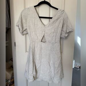Abercrombie Cream Mini Dress with keyhole and front buttons. Size small